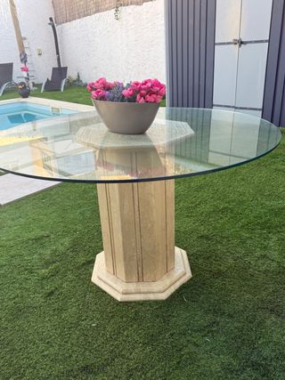 Tavolo da giardino in vetro e pietra naturale