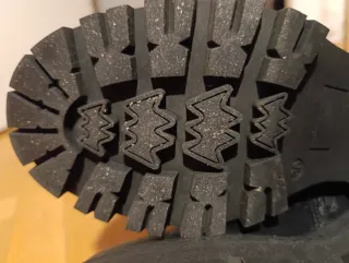 Botas altas negras con hebillas