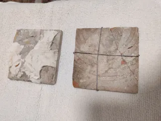 Azulejo antiguo bucráneo cabeza carnero