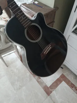 Guitarra Electroacústica Takamine Negra
