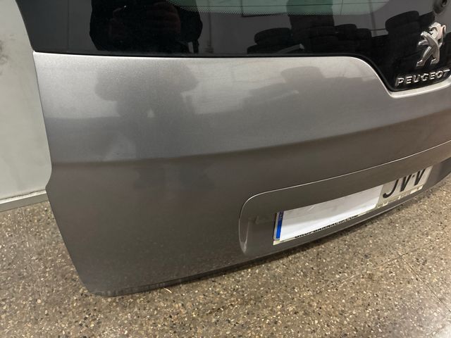 Portón trasero Peugeot 5008