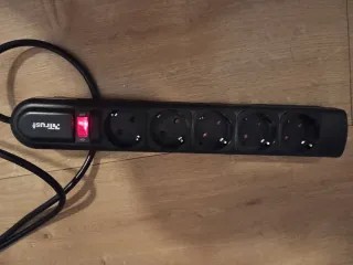 Regletas de 4 y 5 enchufes con interruptor