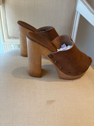 Zuecos Marrones