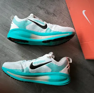 Nike Vomero 18 Talla 44 Nuevas