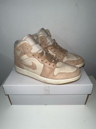 Zapatillas Jordan 1 Mid Beige y Rosa