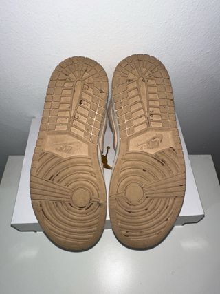 Zapatillas Jordan 1 Mid Beige y Rosa