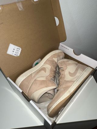 Zapatillas Jordan 1 Mid Beige y Rosa