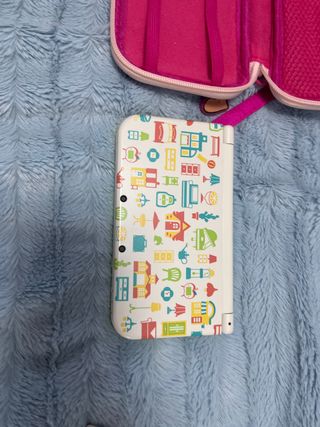 Nintendo 3DS XL Animal Crossing Edition