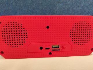 Altavoz portátil Nevir NVR-821B 6W rojo
