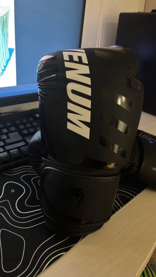 Guantes Venum y kit boxeo