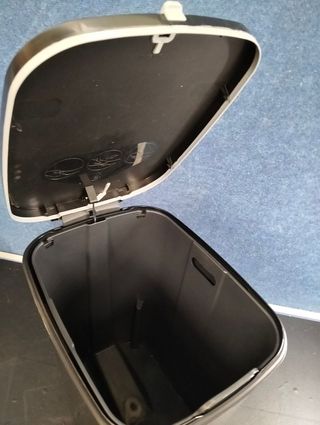 Cubo basura Curver Chic Bin pedal 25L negro