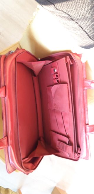 Bolso cartera piel rojo mujer.