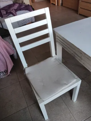 Mesa extensible comedor + 4 sillas