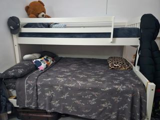 Litera de madera con colchón grande incluido