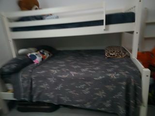 Litera de madera con colchón grande incluido