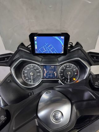 Yamaha Xmax 400 iron max