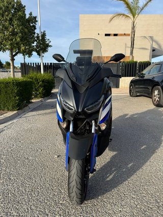 Yamaha Xmax 400 iron max
