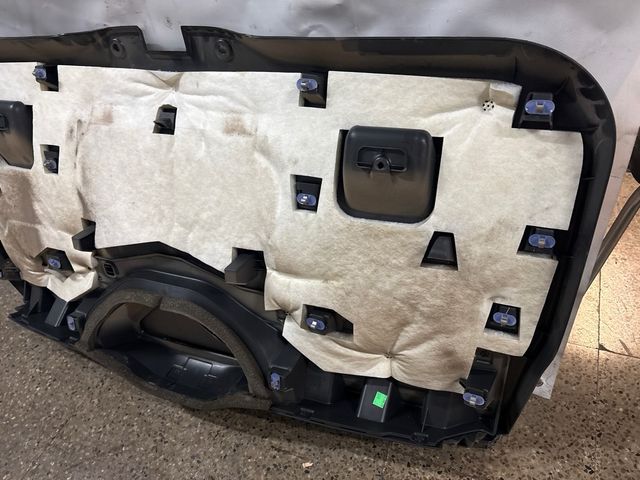 Moldura portón Peugeot 5008