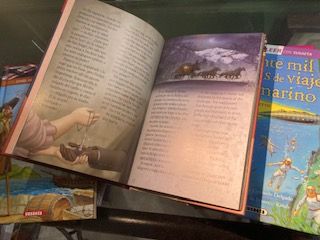 Colección de libros juveniles en Español e Inglés