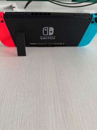 Nintendo Switch Neon + Funda
