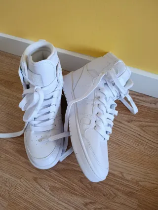 Zapatillas blancas Levis niño/a talla 38