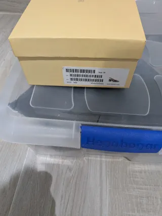 Zapatos de fiesta dorados sin estrenar