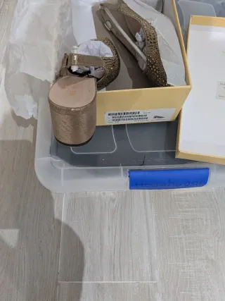 Zapatos de fiesta dorados sin estrenar