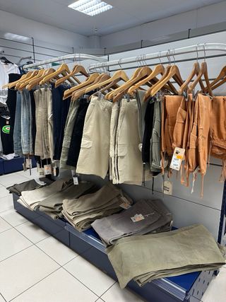 Liquidación tienda de ropa. CONSULTAR sin PROBLEMA