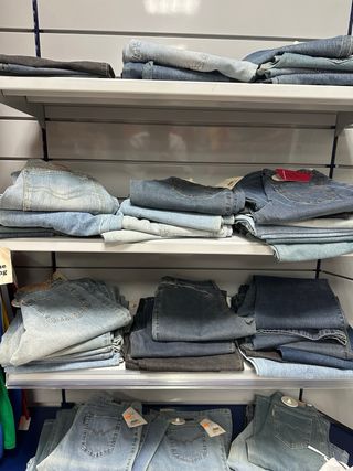 Liquidación tienda de ropa. CONSULTAR sin PROBLEMA