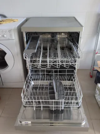 Lavavajillas Balay gris Acero Inoxidable