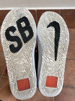 Scarpe Nike bambina 35.5 nere e rosa