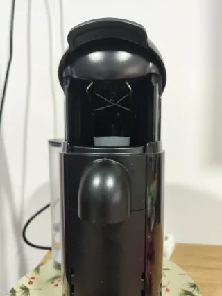 Cafetera Nespresso Vertuo Krups Negra