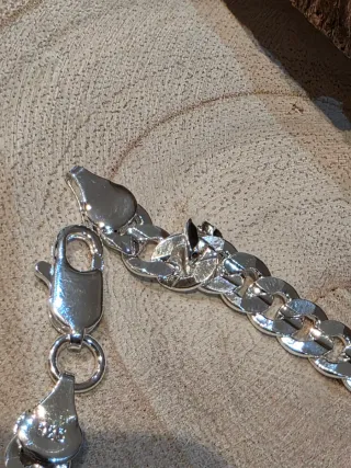 Pulsera plata con eslabones