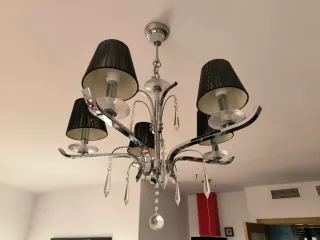 Lampada a sospensione in cristallo e metallo