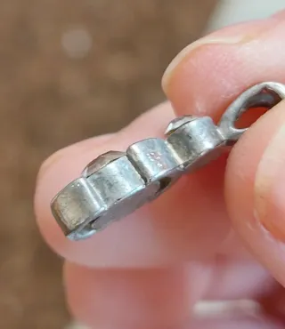 Colgante plata con zirconitas.