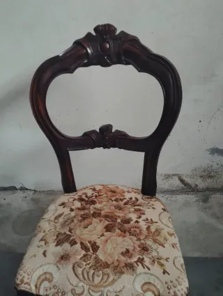 Tavolo in radica con sedie