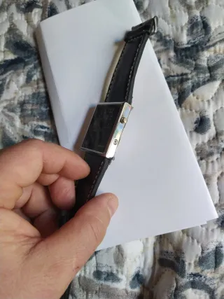 Reloj Binario Negro y Plateado