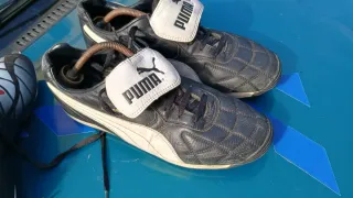 Scarpe da calcio Puma nere e bianche