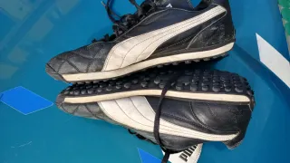 Scarpe da calcio Puma nere e bianche