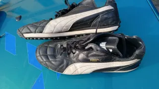 Scarpe da calcio Puma nere e bianche