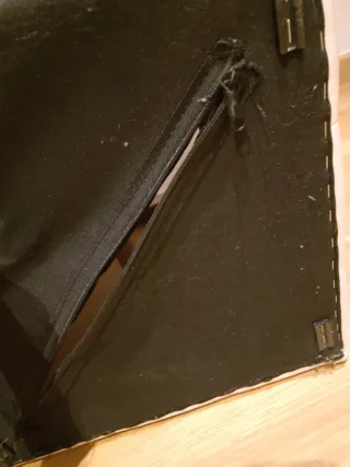 Mesa auxiliar cubo morado y beige