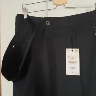 Pantalón ancho pespuntes Zara