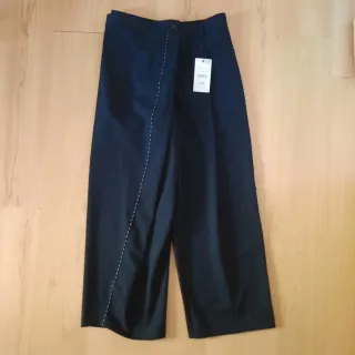 Pantalón ancho pespuntes Zara