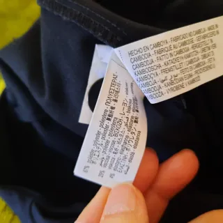 Pantalón ancho pespuntes Zara