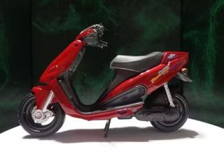 Miniatura Malaguti Phantom F-12 Escala 1/18