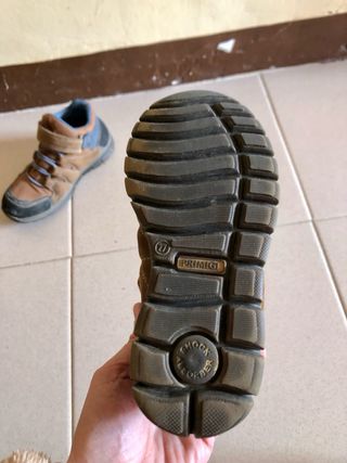 Botas montaña Primigi T.27