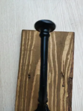 Colgador de forja rústico