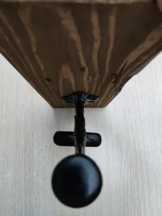 Colgador de forja rústico