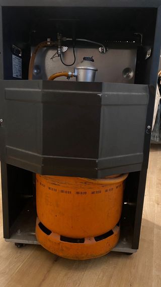 Estufa de gas butano negra