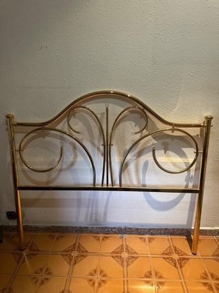 Cabecero de cama metálico dorado 1,35